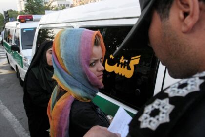 Irán elimina la policía de la moral señalada como responsable de la muerte de Mahsa Amini