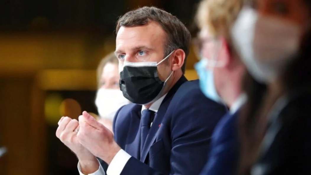 Macron quiere que chavismo y oposición se reunan en Francia