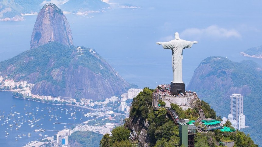 EN FOTOS | El impresionante momento en que un rayo impactó la estatua del Cristo Redentor de Brasil