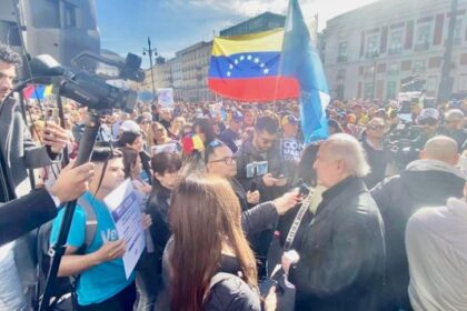VIDEO: Miles de venezolanos tomaron las calles de Madrid para mostrar su apoyo a María Corina y pedir elecciones libres