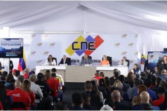 El presidente del Consejo Nacional Electoral (CNE), Elvis Amoroso, confirmó que permitieron la postulación de un candidato MUD