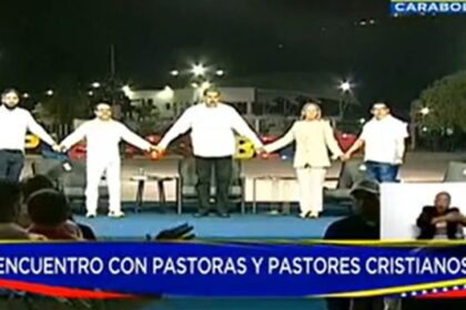Un grupo de pastores evangélicos elevaron una oración junto a Nicolás Maduro, este miércoles 6 de marzo, y pidieron