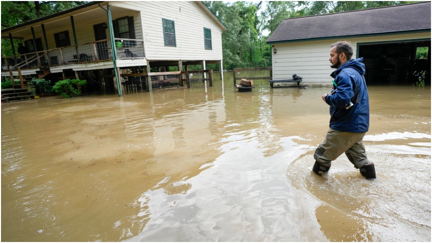 Al menos un muerto y 400 rescates de personas se registraron por inundaciones en Texas desde el pasado fin de semana.