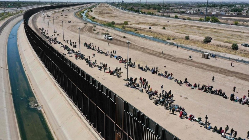 Las deportaciones en Texas y Arizona aumentaron luego de fuera adoptada la restricción de las solicitudes de asilo por medio de una