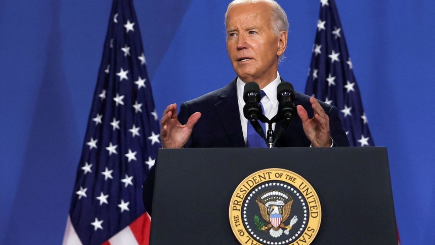 El presidente de los Estados Unidos, Joe Biden, señaló que no piensa declinar su candidatura pese a confundir al presidente