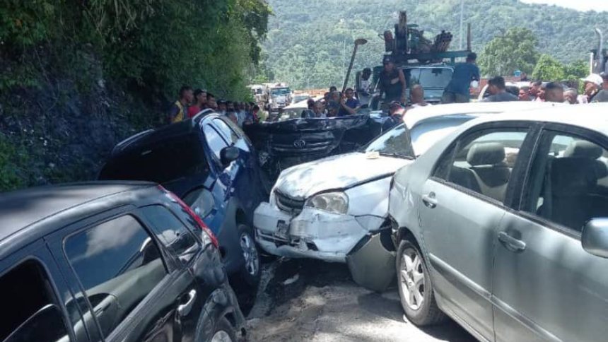 Video: Espectacular choque tras túnel de Los Ocumitos de ARC involucra al menos a 15 vehículos