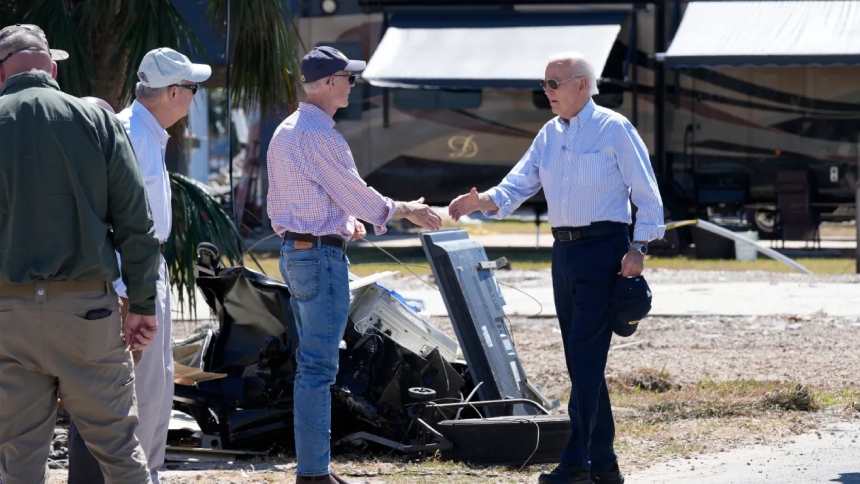 El huracán Helene dejó una estela de destrucción y tragedia en su paso por Florida, Georgia y Carolina del Norte. El presidente de Estados Unidos, Joe Biden, ha recorrido las zonas más afectadas para evaluar los daños y coordinar los esfuerzos de recuperación.  