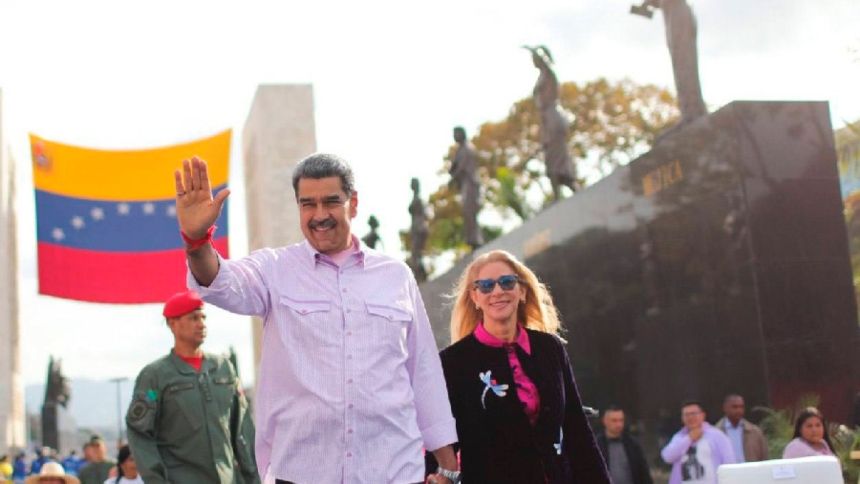 EN VIDEO: El poema que recitó Cilia Flores durante acto por conmemoración del Día de la Mujer