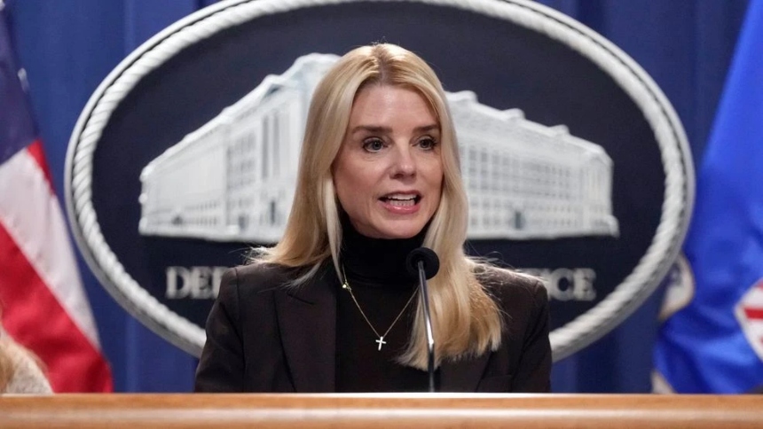 En una operación de gran escala, el Buró Federal de Investigaciones (FBI, por sus siglas en inglés) anunció la captura de un total de 205 individuos acusados de ser pederastas o depredadores sexuales de menores que operaban a través de redes sociales.  