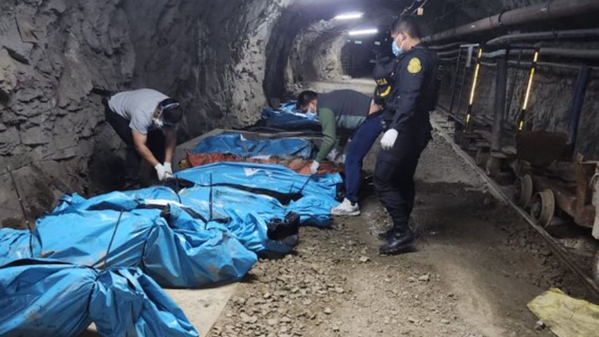 CONMOCIÓN EN PERÚ: Así hallaron los cuerpos de 13 trabajadores de una mina que estaban secuestrados