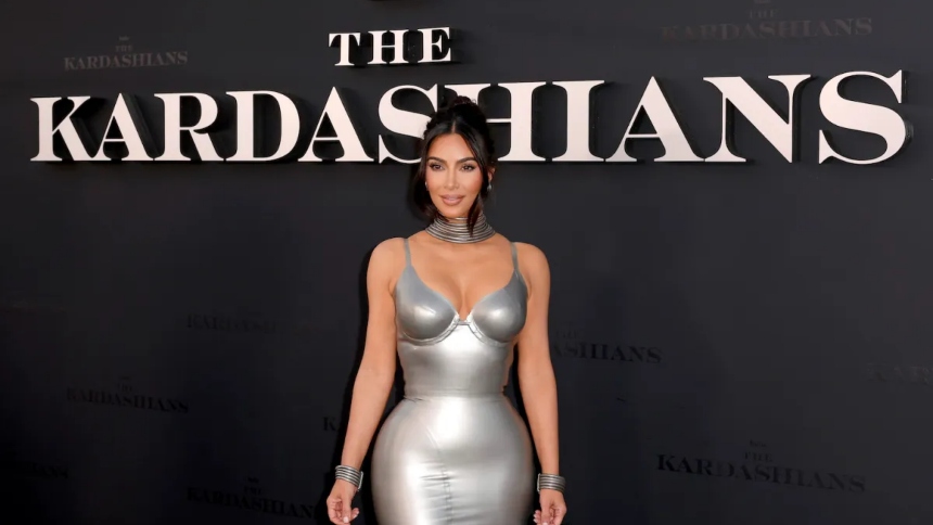 En medio de una creciente ola de protestas en Los Ángeles (EEUU), la empresaria y estrella televisiva Kim Kardashian rechazó las redadas del Servicio de Inmigración y Control de Aduanas (ICE, por sus siglas en inglés).  
