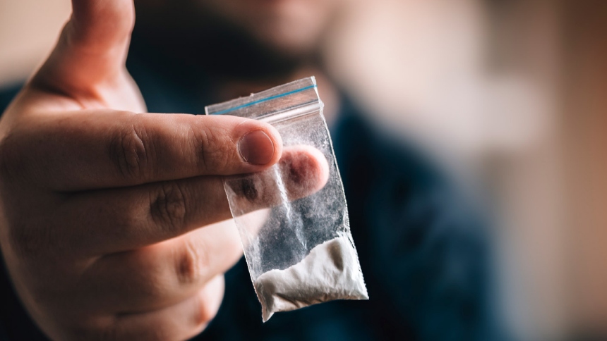 En un alarmante giro de la crisis de opioides en EEUU, la Administración para el Control de Drogas (DEA, por sus siglas en inglés) emitió una advertencia sobre el carfentanilo, una sustancia sintética que supera en potencia al ya peligroso fentanilo.  