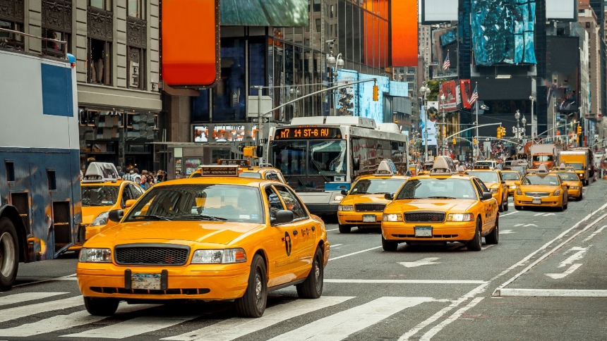Un suceso violento ha conmocionado a la ciudad de Nueva York (EEUU), cuando un taxista fue baleado por un pasajero que se negó a pagar la tarifa de 40 dólares. 
