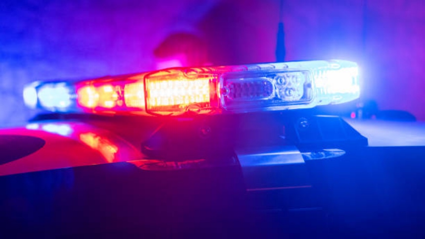 Una fiesta rave no autorizada en la Eastbank Esplanade de Portland, Oregón (EEUU), terminó en tragedia la madrugada del sábado, cuando cuatro adolescentes fueron apuñalados en medio de una serie de peleas entre los asistentes. 