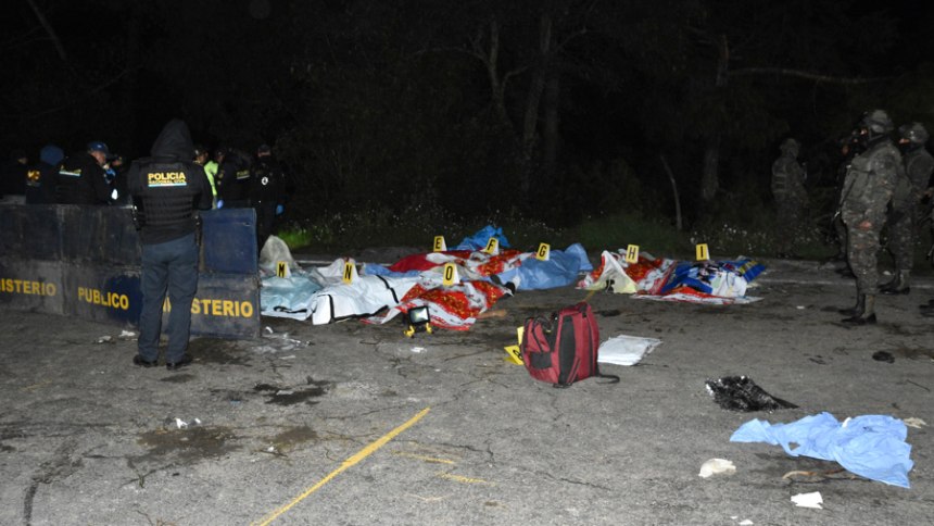 Al menos quince personas pierden la vida en accidente de autobús en el oeste de Guatemala