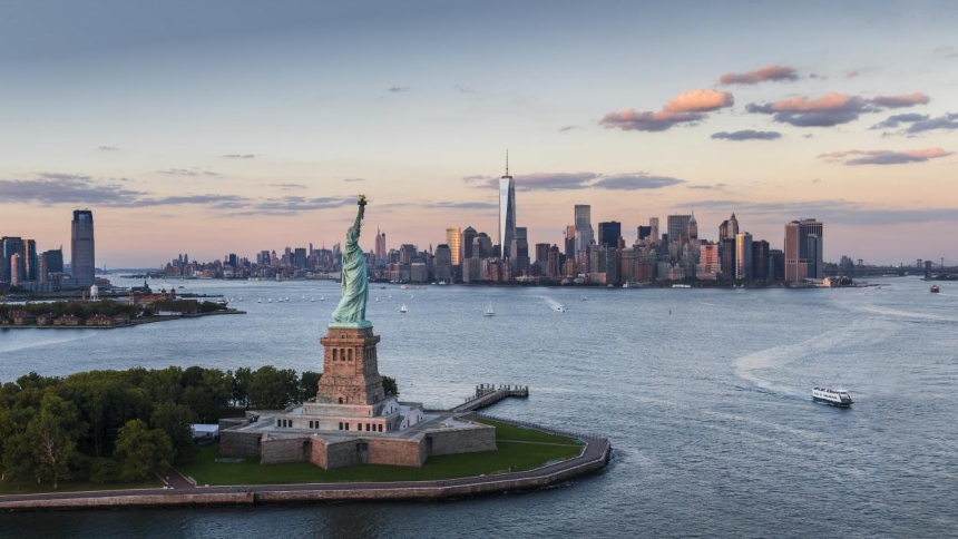 El costo de vida en Estados Unidos continúa escalando con fuerza en 2026, y Nueva York encabeza la lista de las ciudades donde el dinero rinde menos.  