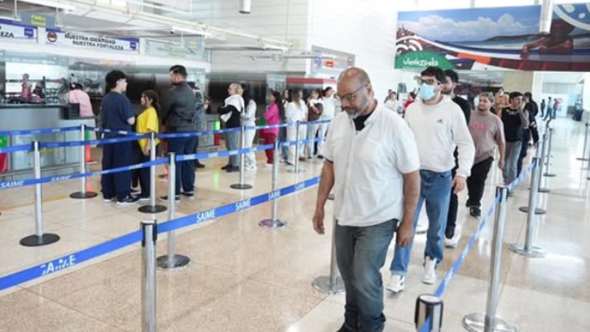Vuelo con más de 140 repatriados desde EEUU llegó al país este 20Mar