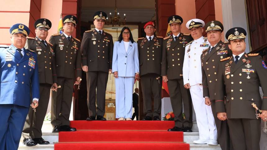 ALTO MANDO Y DELCY RODRÍGUEZ