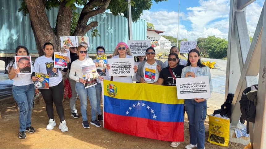 Familias denuncian traslados arbitrarios de presos políticos, reporta ONG Clipp