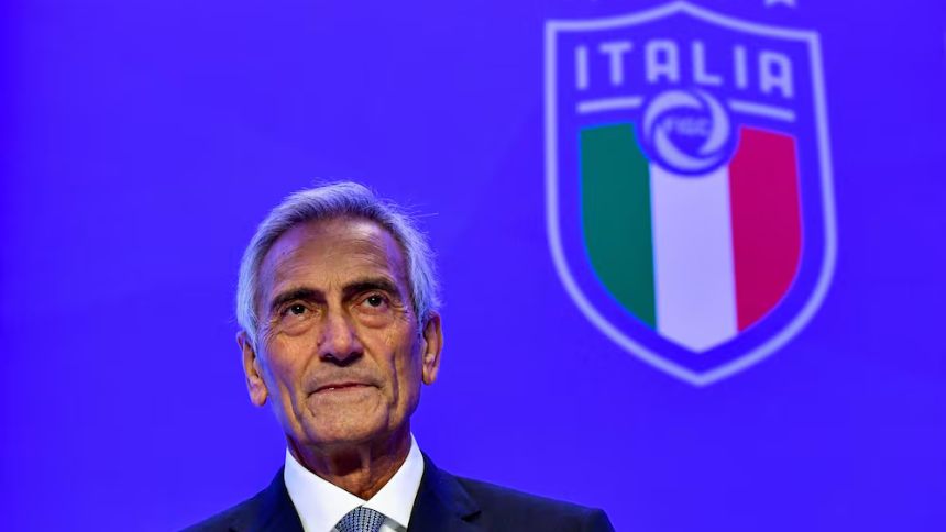 Renunció presidente de la Federación italiana de fútbol tras 'desastre' de la selección