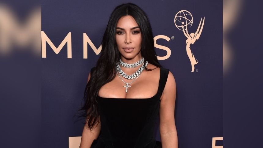 Viral: Filtran fotos de adolescente de Kim Kardashian y las redes enloquecen