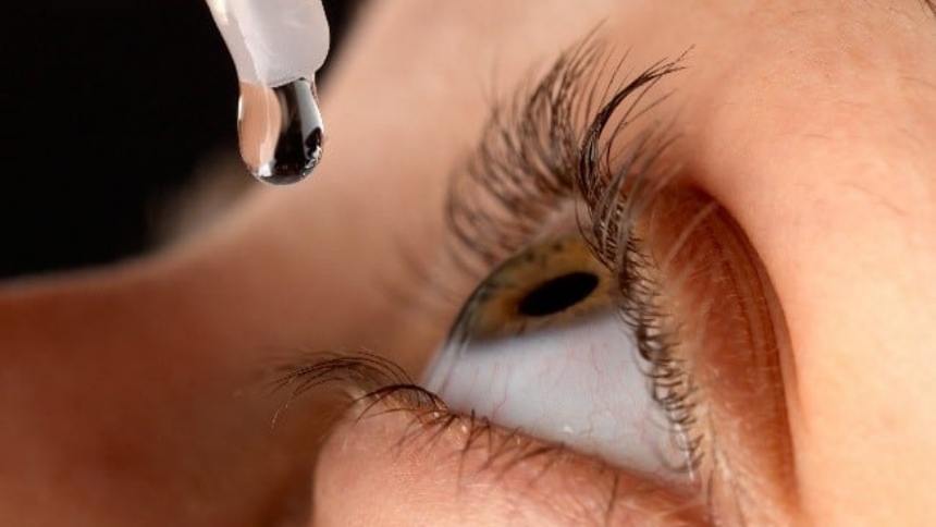 ¿Adiós a los lentes? La respuesta la tiene la Administración de Alimentos y Medicamentos de Estados Unidos (FDA, por sus siglas en inglés), que aprobó VIZZ, unas nuevas gotas oftálmicas que prometen mejorar la visión a adultos con presbicia.  
