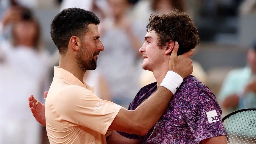 Fonseca, de 19 años, tumba a Djokovic al remontarle dos sets y hace historia
