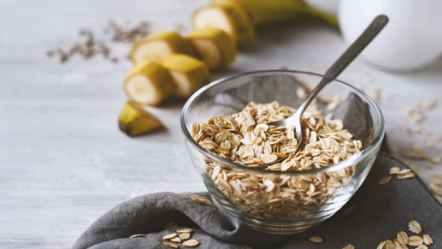 El consumo de cereales integrales ricos en fibra, bajos en sodio y sin azúcares añadidos puede contribuir a reducir el riesgo de sufrir un accidente cerebrovascular (ACV), según especialistas.  