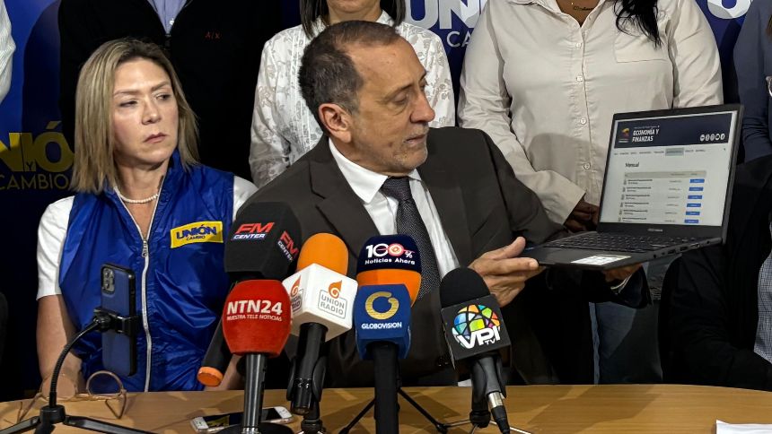 José Guerra propuso aumento salarial a trabajadores públicos 'basado en ingresos petroleros'