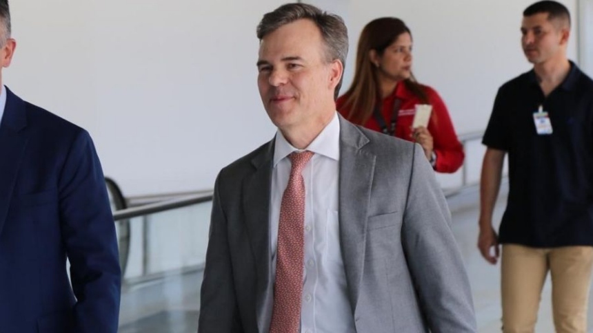 El encargado de negocios de Estados Unidos en Caracas, John Barrett, aseguró este lunes, 8 de junio, que las exportaciones de petróleo de Venezuela alcanzaron el «nivel más alto en siete años».  