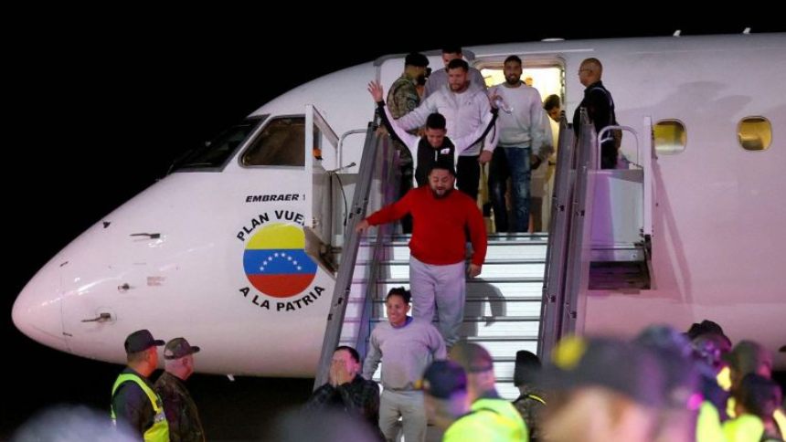 VIDEO | Llegan 259 migrantes en el vuelo 162 de repatriación procedente de EEUU