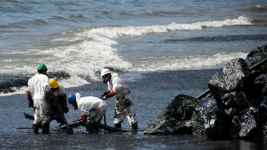 Trinidad y Tobago inicia investigación urgente del derrame de crudo denunciado por Caracas