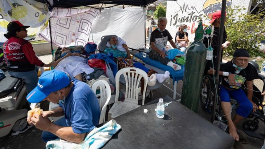 La ONU instaló tres hospitales de campaña en La Guaira para atender afectados