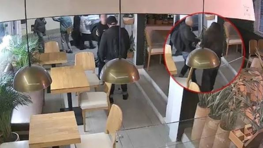 María Quevedo, dueña de la pastelería Rü Patisserie en el norte de Bogotá (Colombia), sobrevivió a una golpiza de más de 80 golpes propinados por un extrabajador venezolano, según reveló la víctima y confirmaron las cámaras de seguridad del local. 