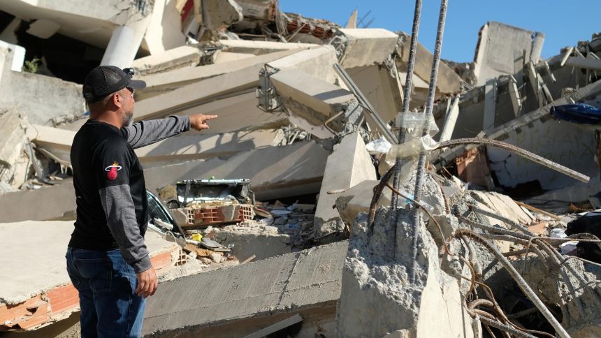 No hay grúas para sacar a Fabio, el niño de 9 años atrapado tras el terremoto