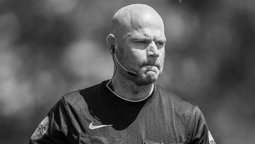 Falleció árbitro neerlandés que fue apartado del Mundial