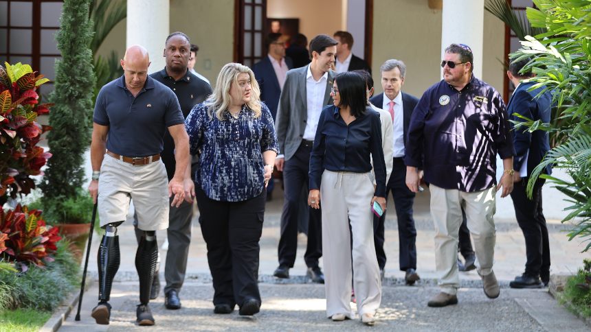 Delcy Rodríguez se reunió en Caracas con una delegación del Congreso de EE.UU.