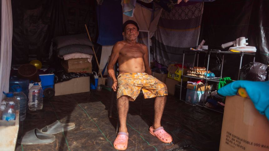 Un mes del doble terremoto: Unas 6.000 personas siguen 'en la calle', dice Médicos Sin Fronteras