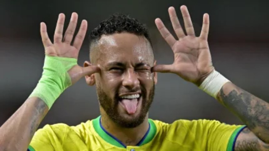Neymar se defiende por acudir a un torneo de póquer: «Ocúpense de su propia vida»