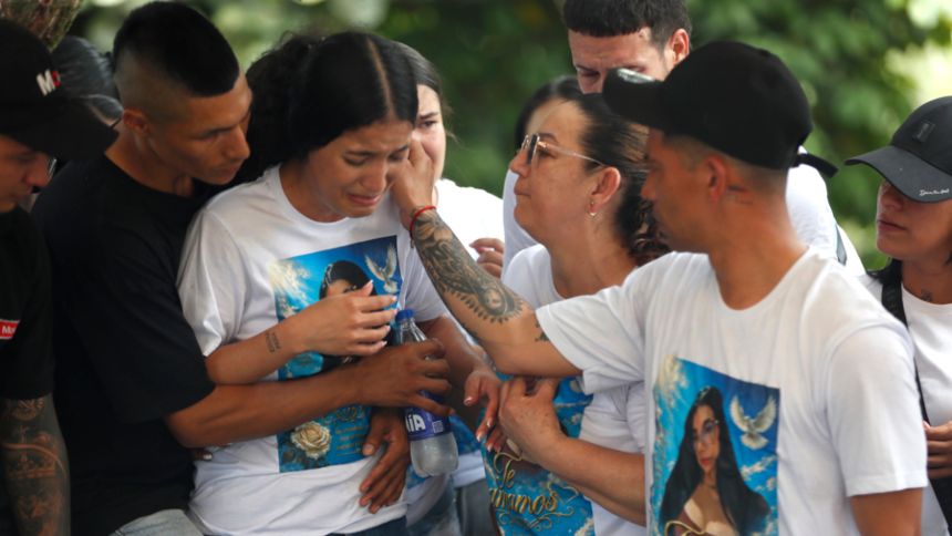 El último abrazo de Yenci, la joven que murió protegiendo a sus hijos durante el terremoto