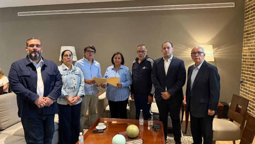 SNTP denunció ante delegación opositora restricción a la prensa en diálogo nacional