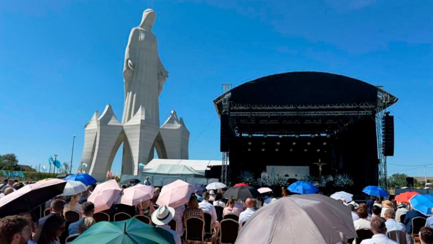 EN VIDEO: Polonia inauguró la estatua más grande de la Virgen María en Europa
