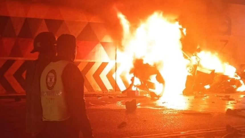 Dos primos hermanos murieron calcinados en un accidente en la ARC. Fotos cortesía El Periodiquito.