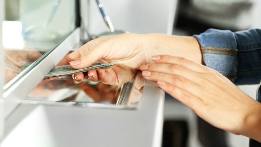 Las razones por las que se habría registrado una caída en los depósitos bancarios de julio