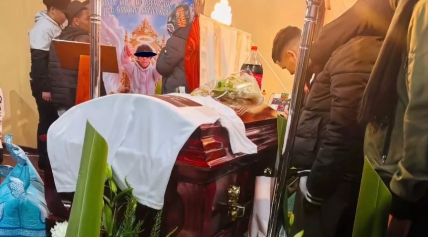 El adolescente fue apuñalado al salir del colegio en Chile.