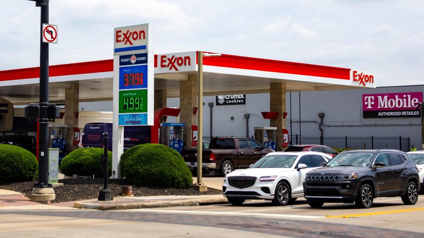 La gasolina registra precios históricos durante la festividad del fin del verano en EEUU