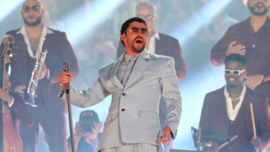 Bad Bunny ganó su primer Emmy gracias a su espectáculo de medio tiempo del Super Bowl