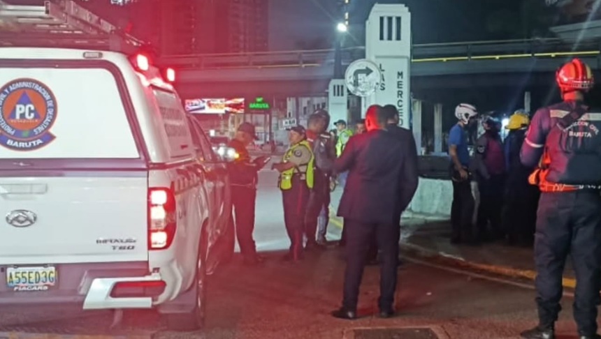 La Policía de Baruta intervino a tiempo para salvar la vida de la joven. Foto Instagram PoliBaruta.