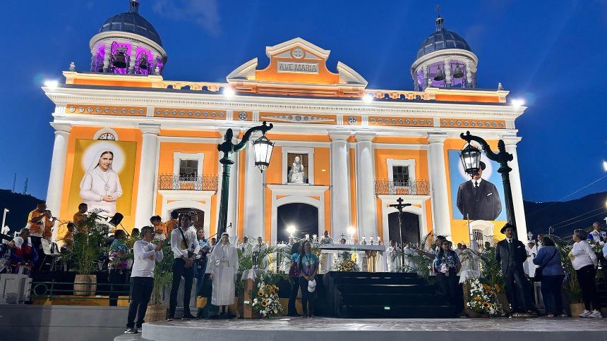 Caraqueños conmemoraron la canonización de José Gregorio Hernández y Carmen Rendiles